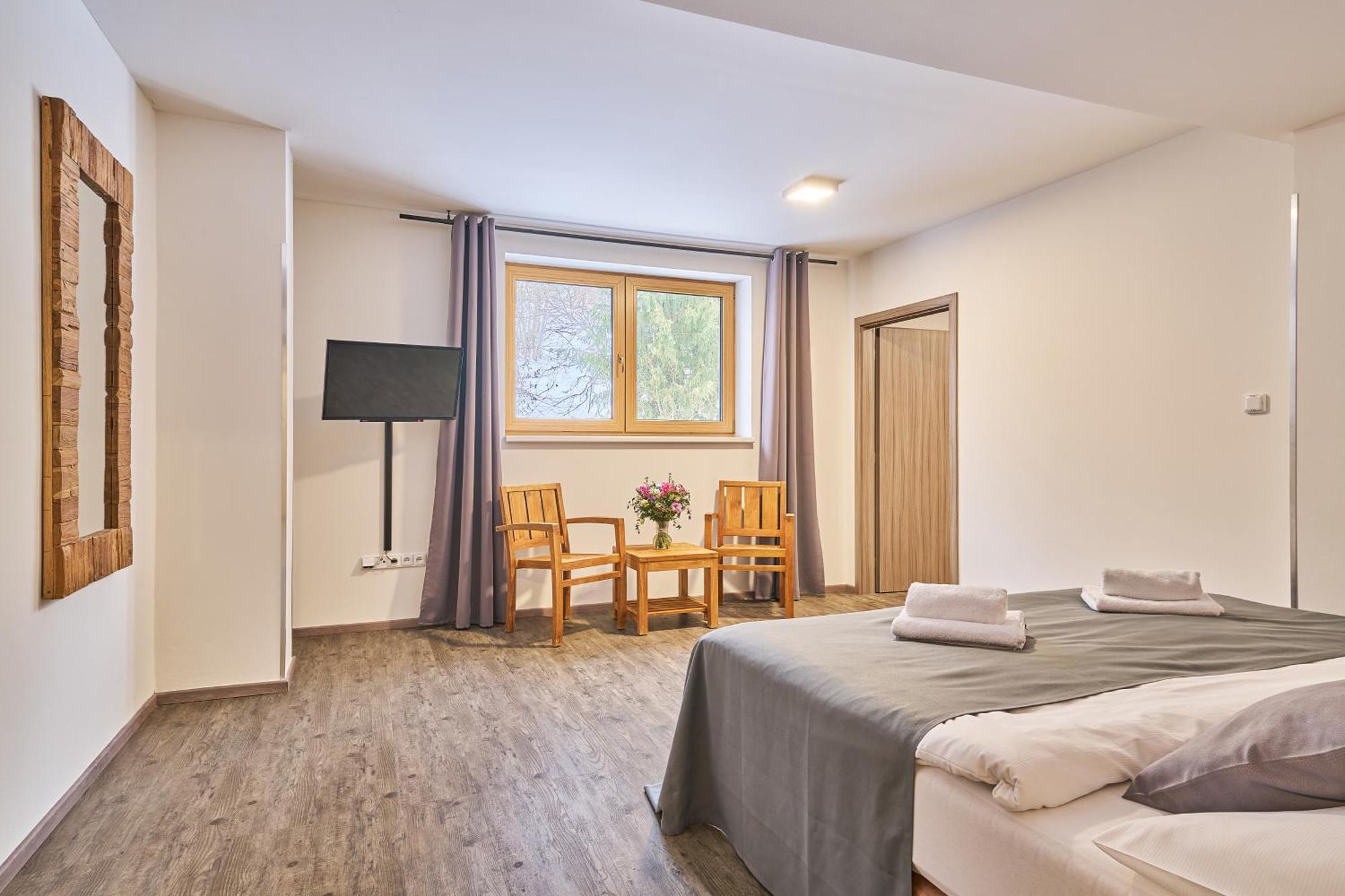 Hotel Obzor Пец под Снежко Екстериор снимка
