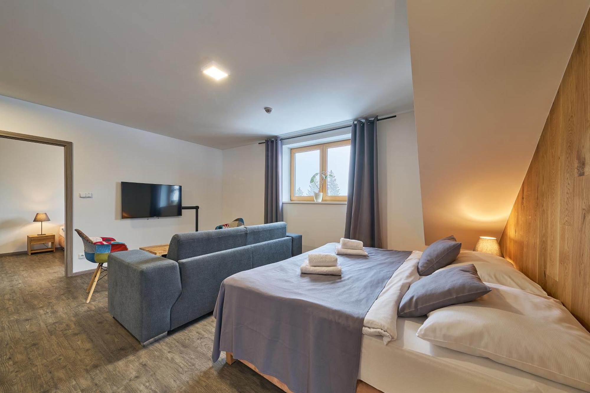 Hotel Obzor Пец под Снежко Екстериор снимка