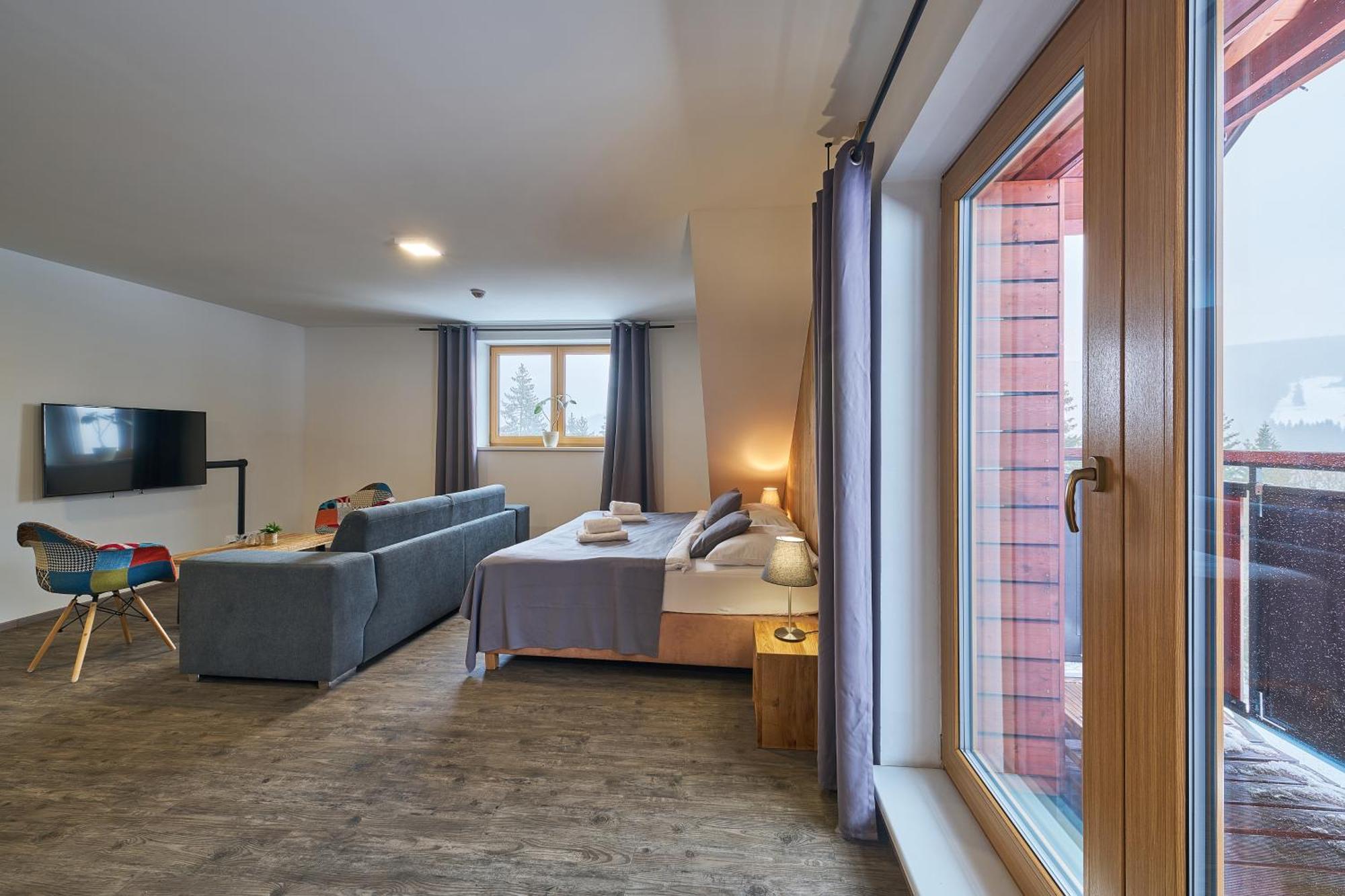 Hotel Obzor Пец под Снежко Екстериор снимка
