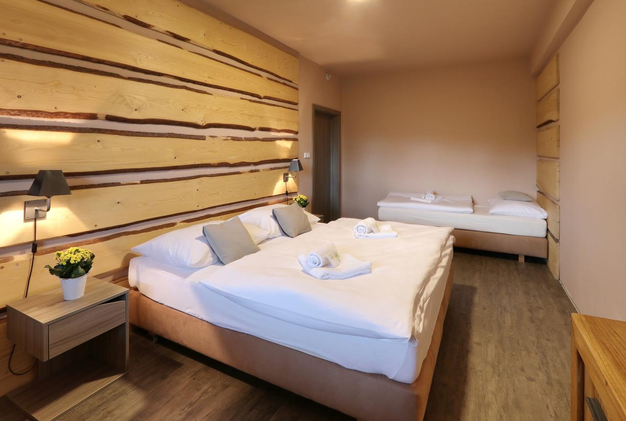 Hotel Obzor Пец под Снежко Екстериор снимка