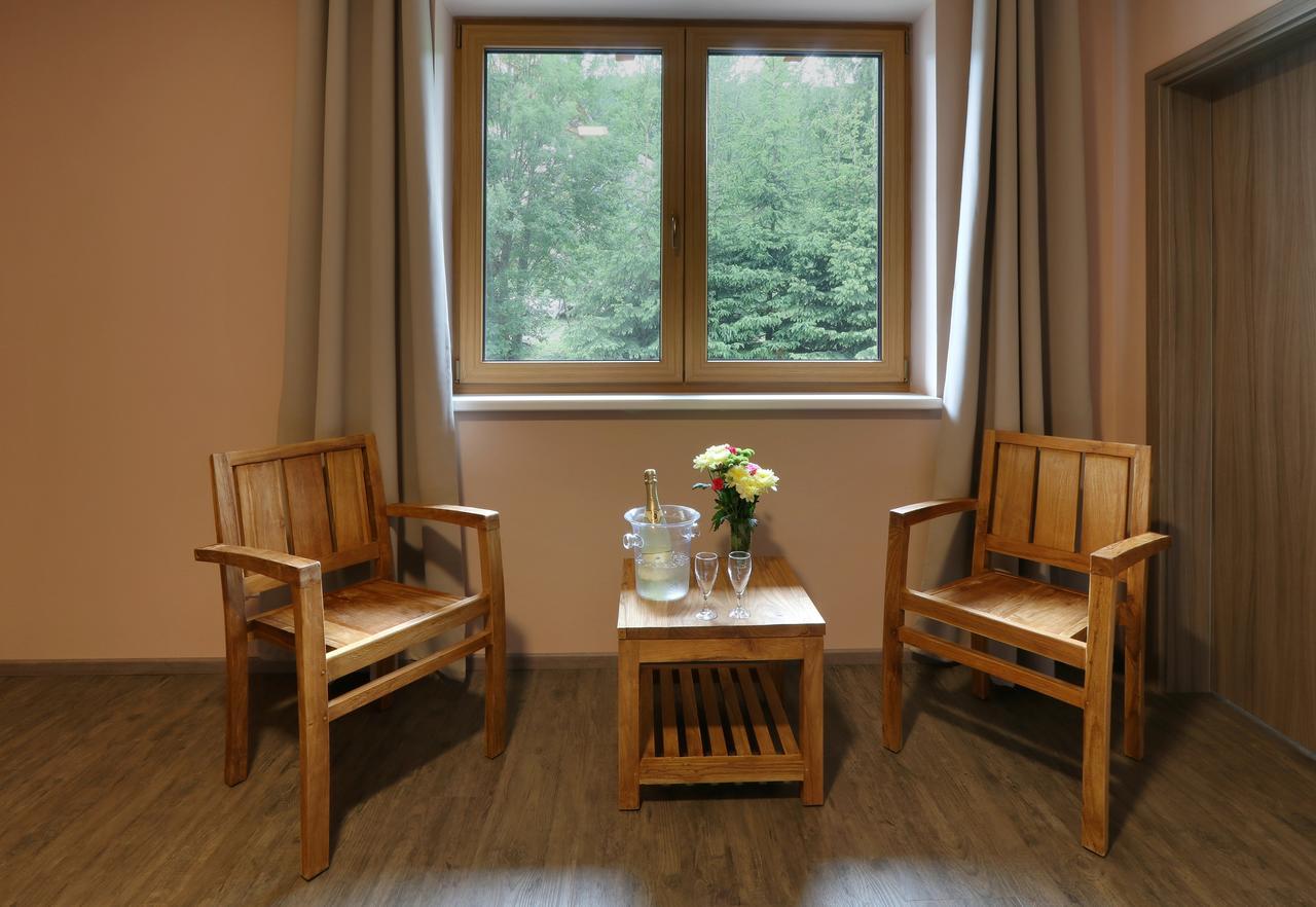 Hotel Obzor Пец под Снежко Екстериор снимка